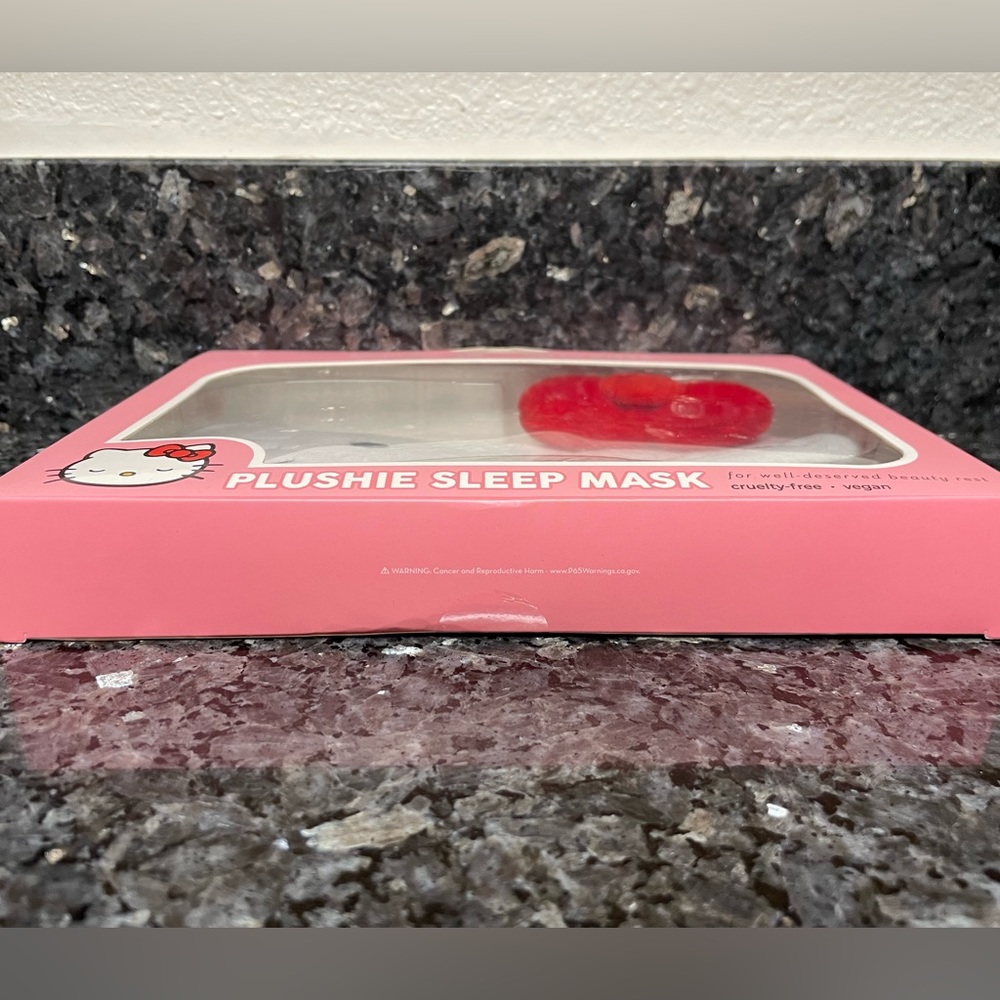 Hello Kitty Sleep Mask - Picture 4 of 5